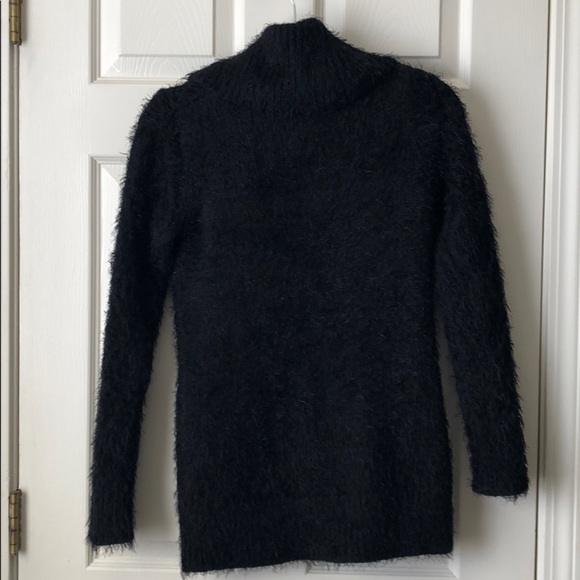 Beautiful Calvin Klein sweater 💕 - Picture 4 of 4